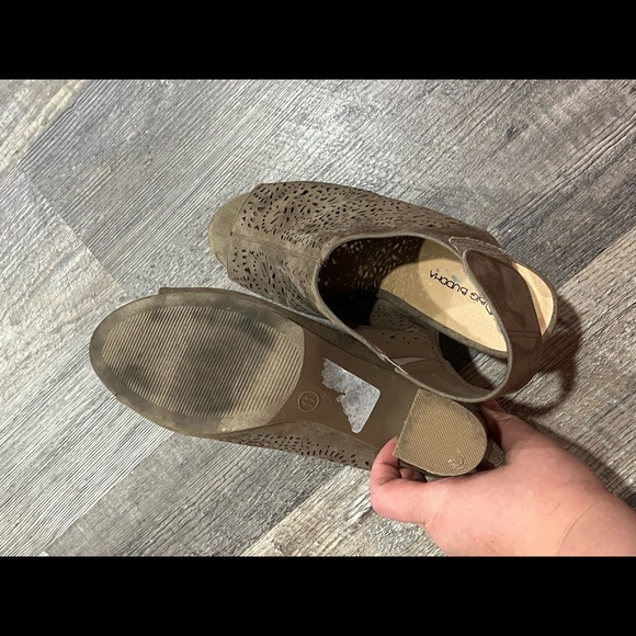 Big Buddha size 11 peep toe lattice wedges - Picture 2 of 6